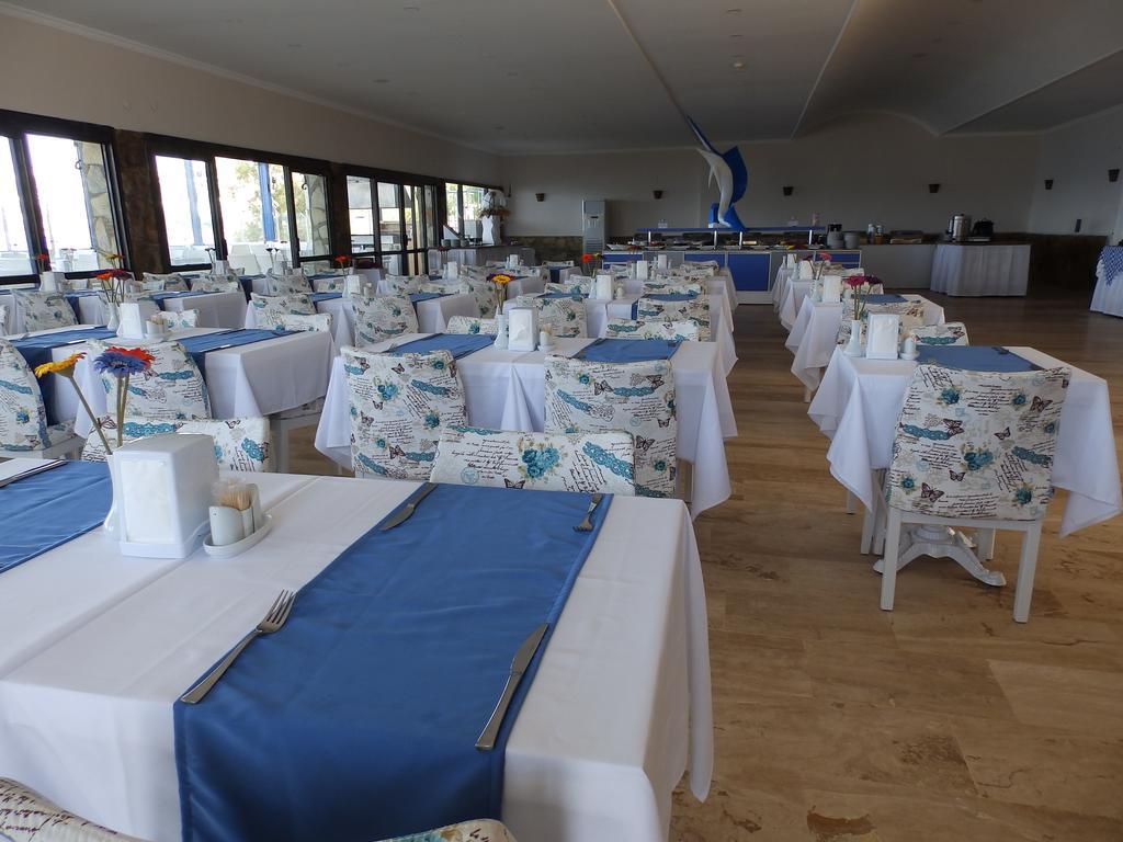 Club Blue White All Inclusive Тургутрейс Екстериор снимка