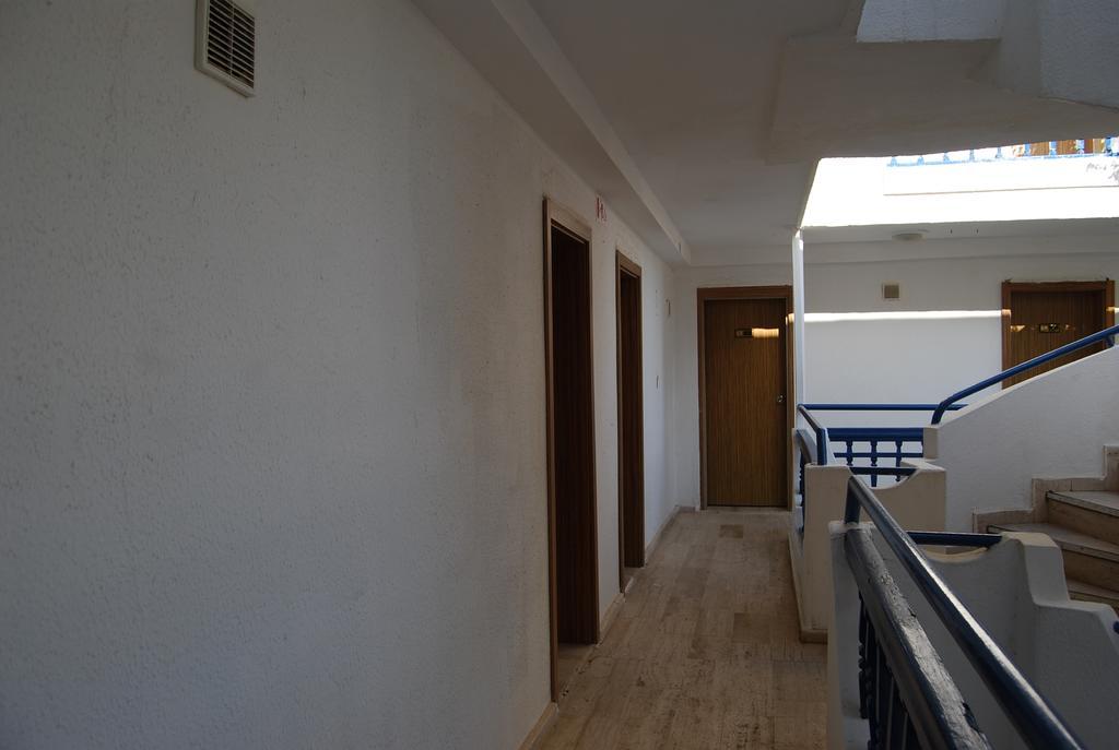 Club Blue White All Inclusive Тургутрейс Стая снимка