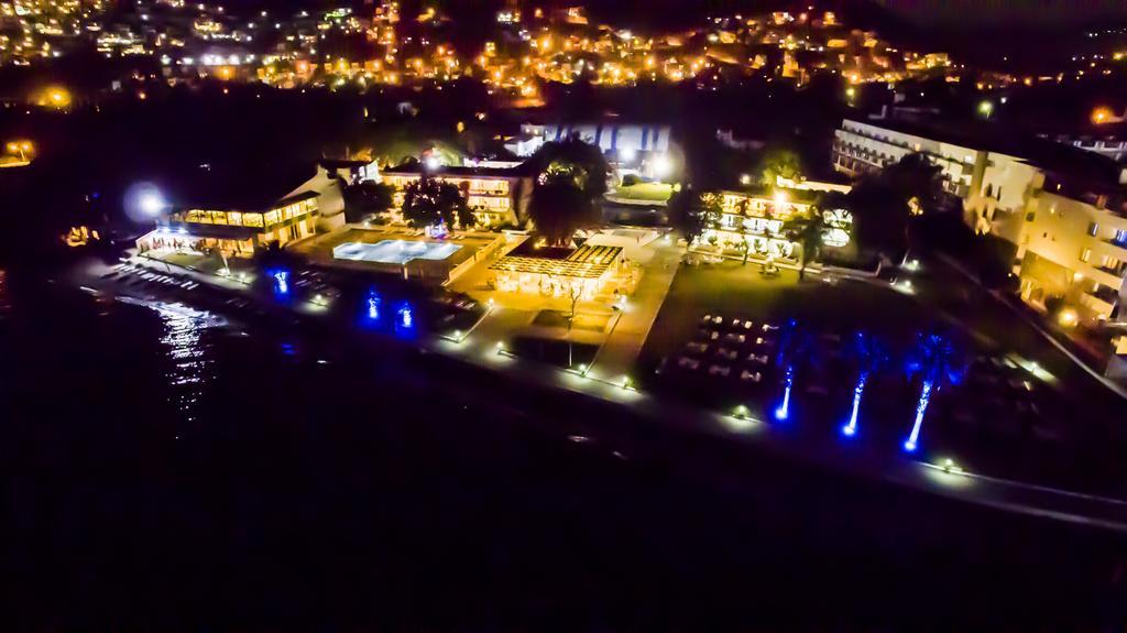 Club Blue White All Inclusive Тургутрейс Екстериор снимка