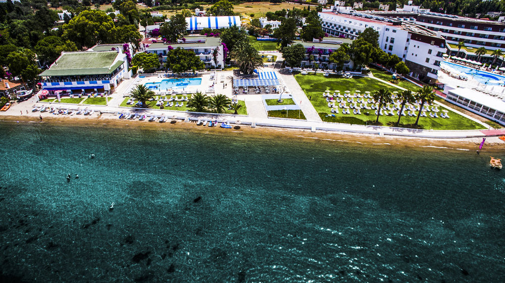 Club Blue White All Inclusive Тургутрейс Екстериор снимка